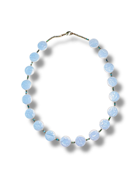 NECKLACE WITH COIN-SHAPED PEARL